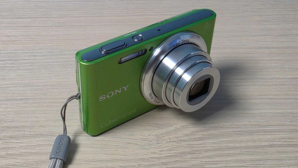 Sony DSC-W730, 16MP