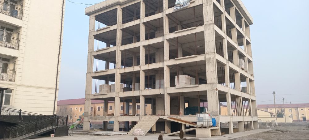 Dom sotiladi karobka holatida