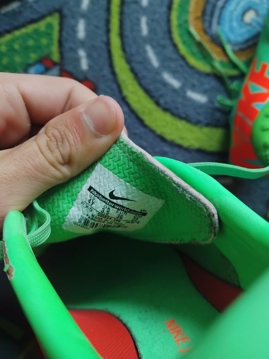 Детски футболни обувки/стоножки Nike Mercurial Victory IV TF