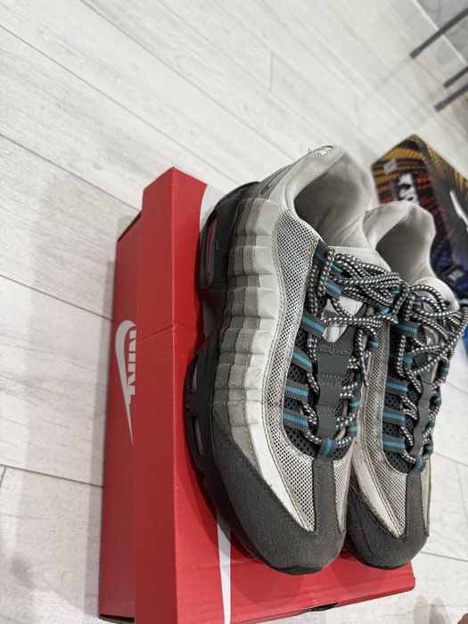 Продаю кроссовки Nike air max 95