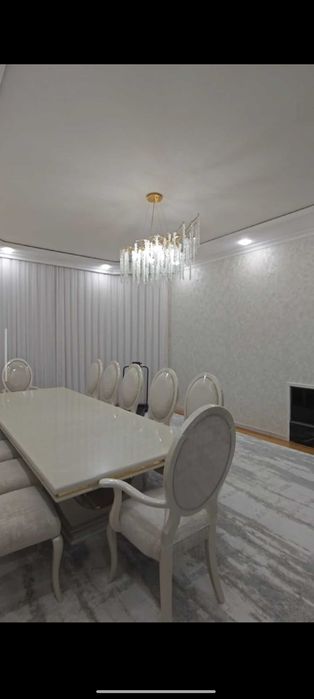 Шахарда 460 кв ер майдонда жойлашган ховли жой сотилади