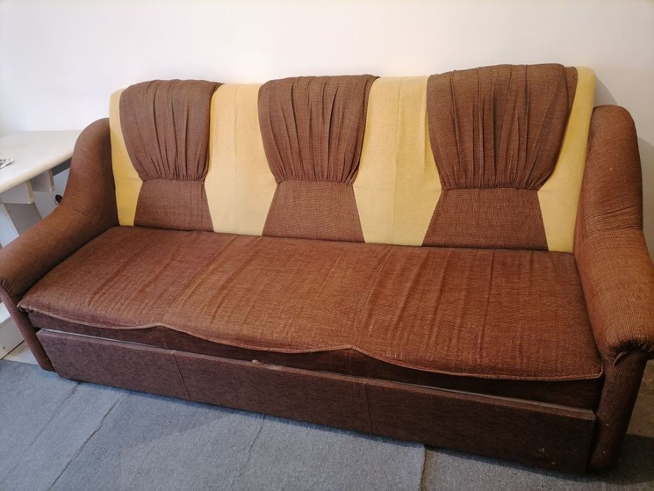 Canapea extensibila.