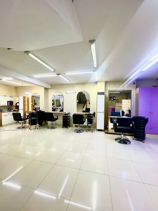 Сдам в аренду парикмахерское кресло