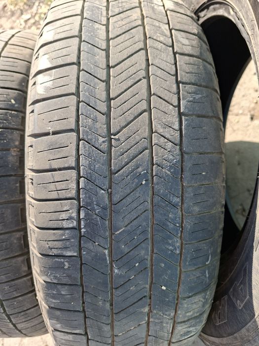 Продам шины 235/65/17 гудиер