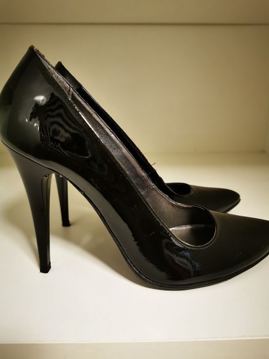 Pantofi piele lacuita mărimea 39