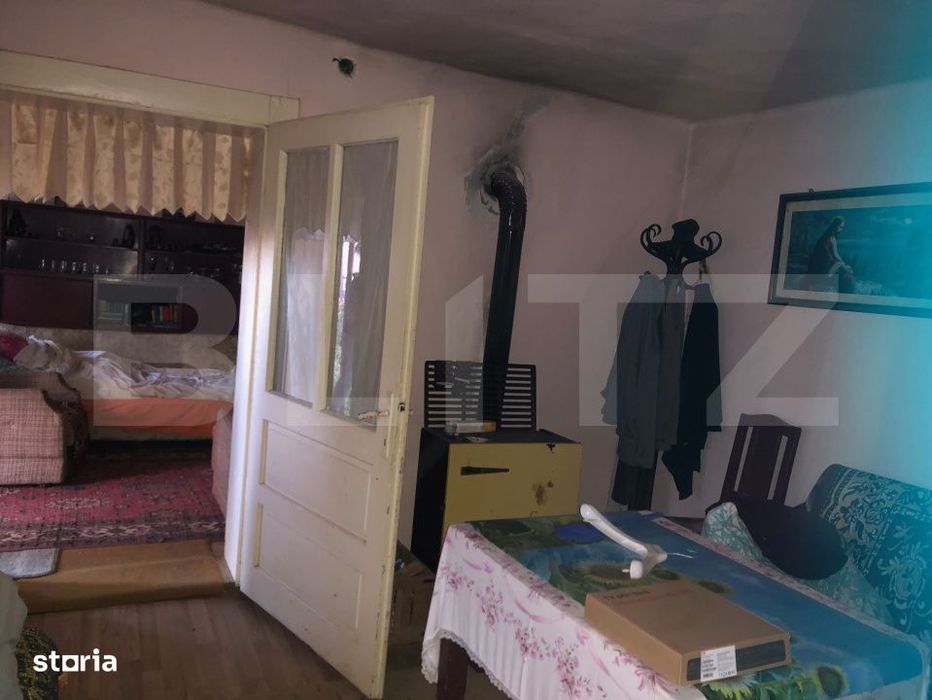Teren cu casa batraneasca, 2000 mp, comuna Pomi