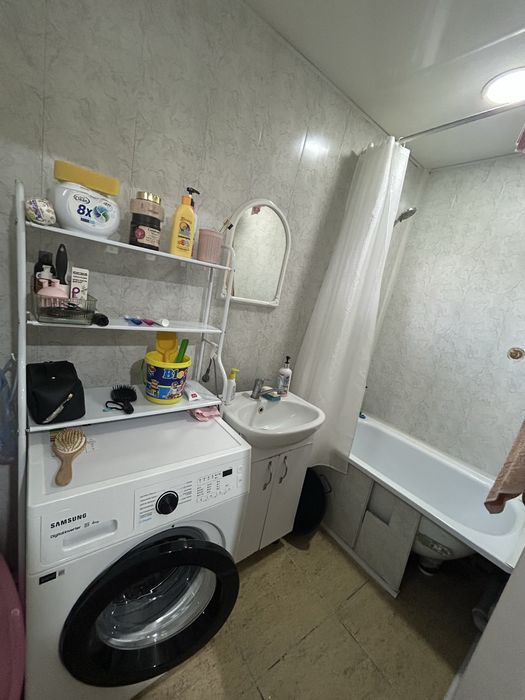 Продам квартиру 3-х комнатную