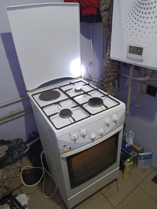 Продам газовую плиту