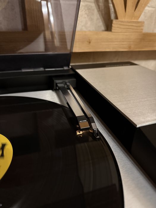 Pick up Bang & Olufsen Beogram 6002
