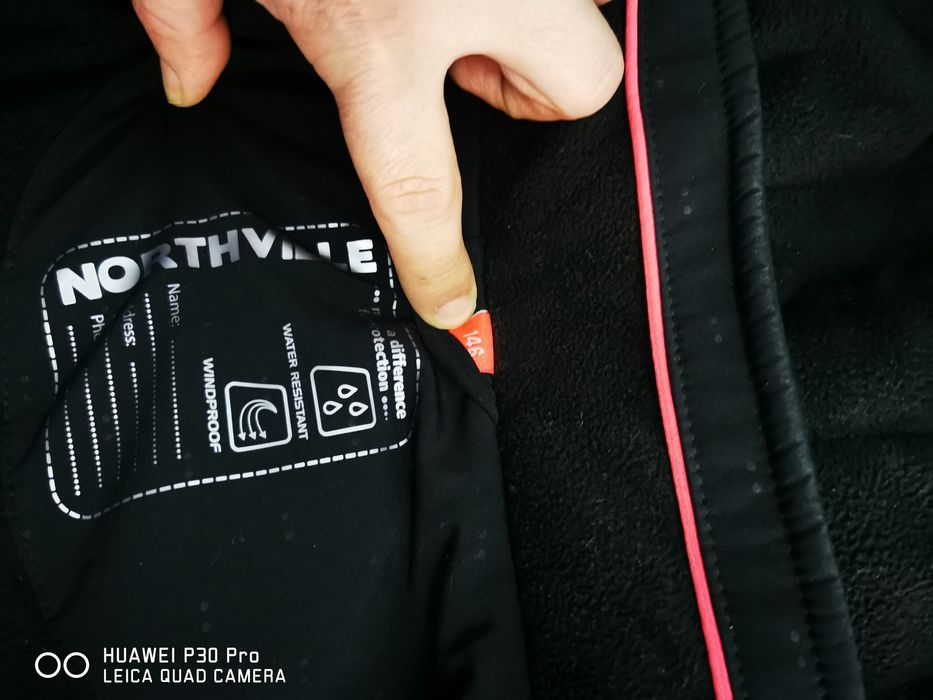 Geaca imblanita termica impermeabila 10-11 ani ca noua