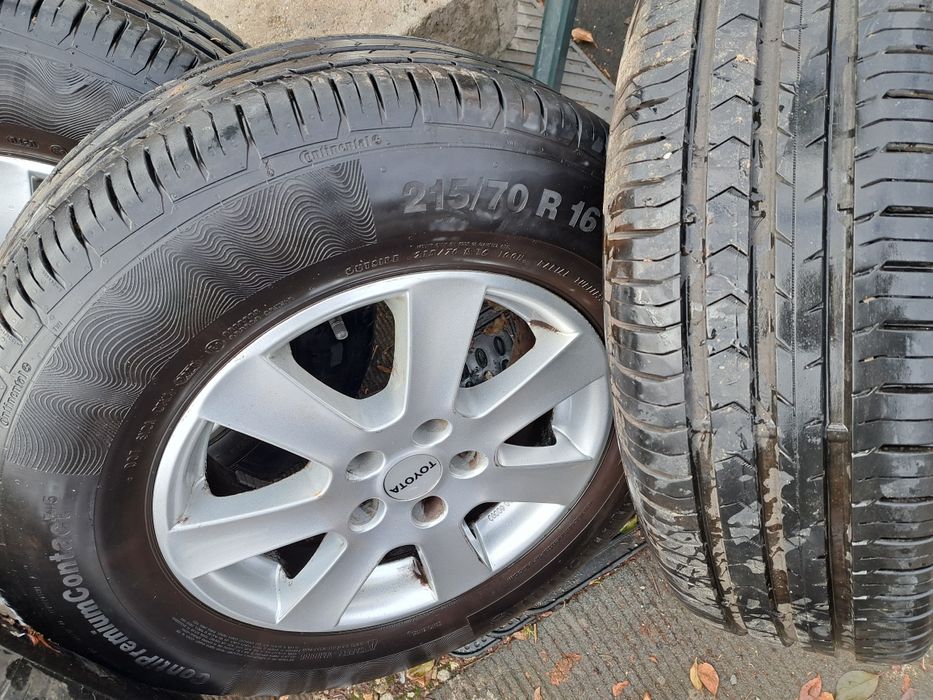 Гуми с лети джанти за Тойота Раф4