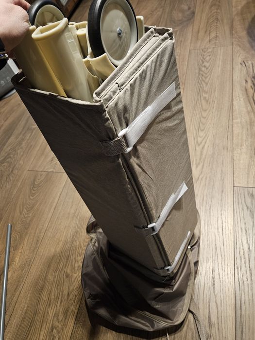 Сгъваема кошара Chipolino тип Next to me на две нива  с матрак