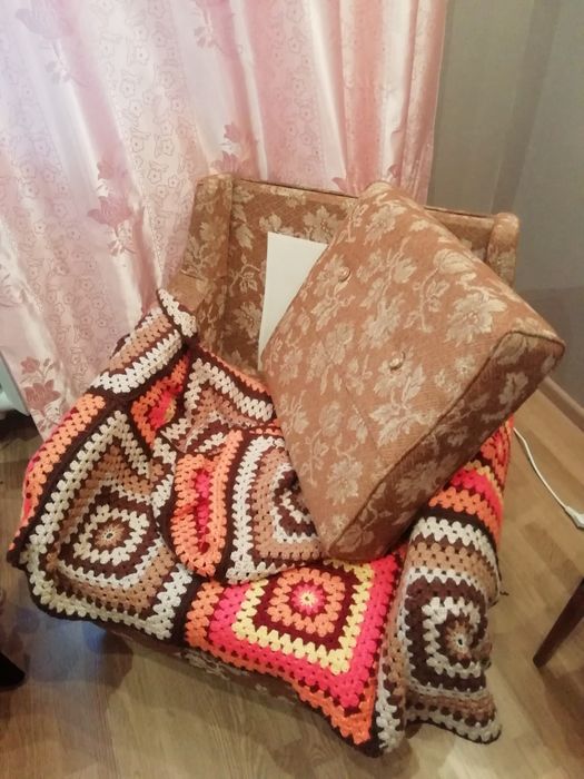 Кресло с накидкой