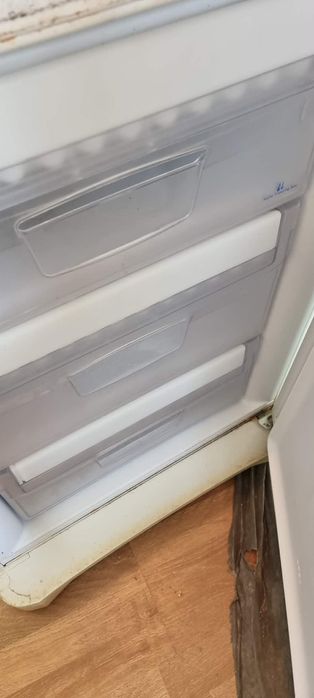 Хладилник с фризер индезит
