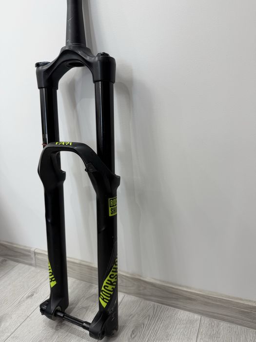 вилка RockShox Yari RC 27.5