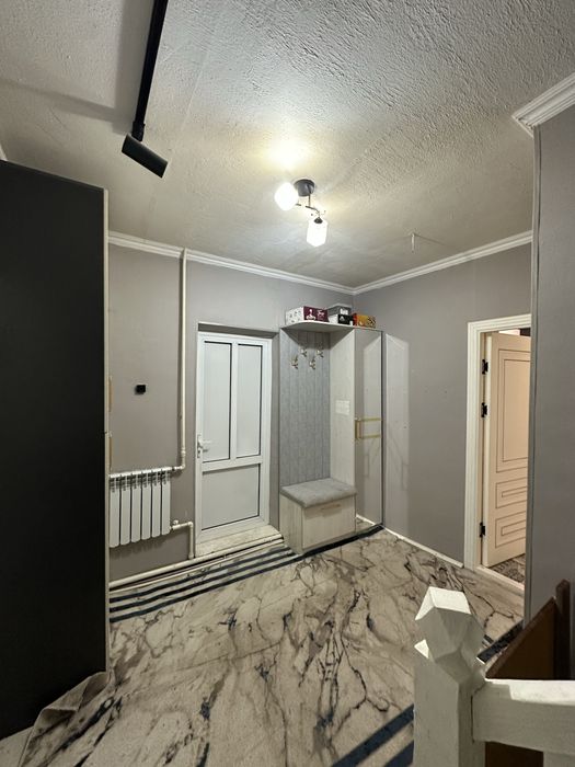 2 etajli Katej 4.5 sotix maydonda joylashgan