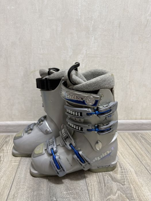 Детские горонолыжные ботинки