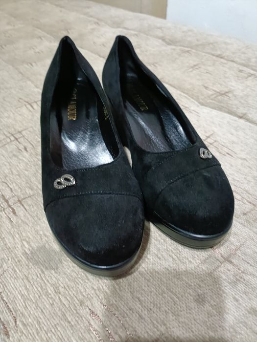 Срочно продам туфли