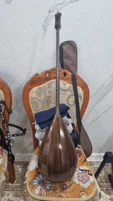 Домбыра сатылады