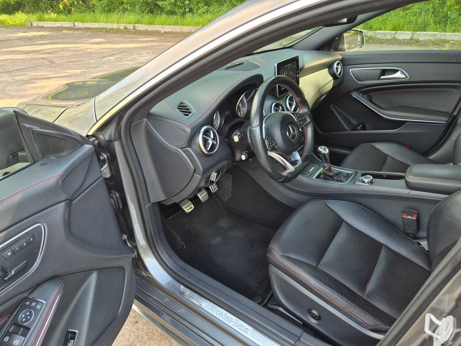 Mercedes CLA 200, Pachet AMG interior/exterior