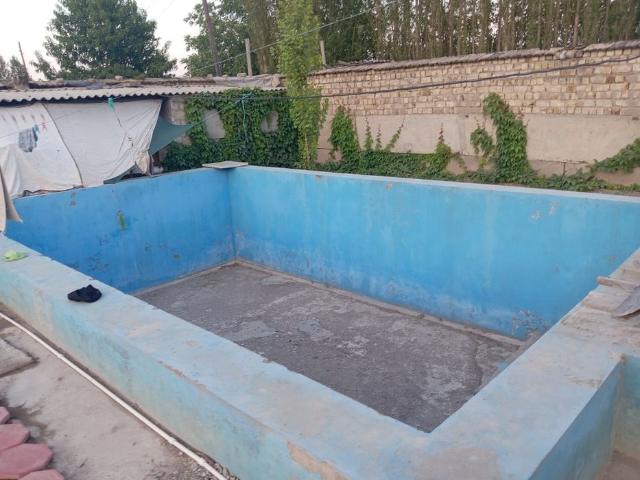 Srochni 24 sotux 2 xonali xamma sharoyitlar bor xovli sotlad