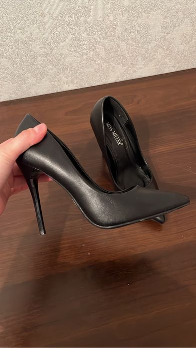 Каблук черные шпилька