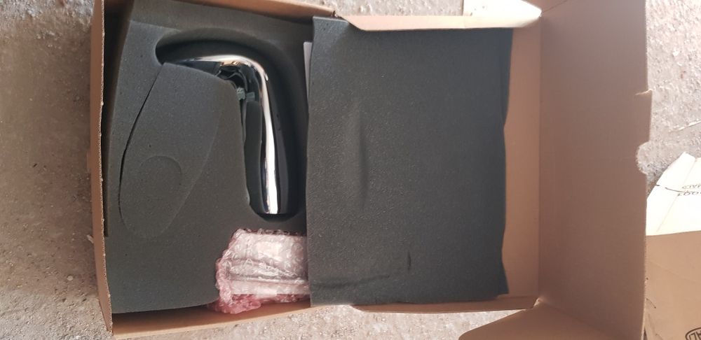 Смесител,стояща батерия със сензор