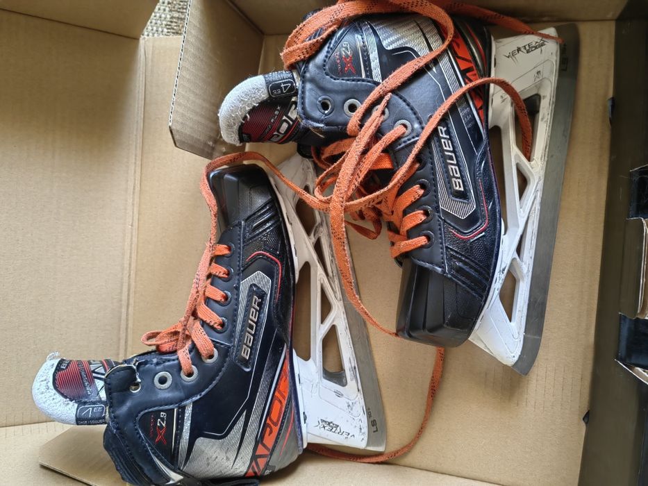 Продам вратарские коньки