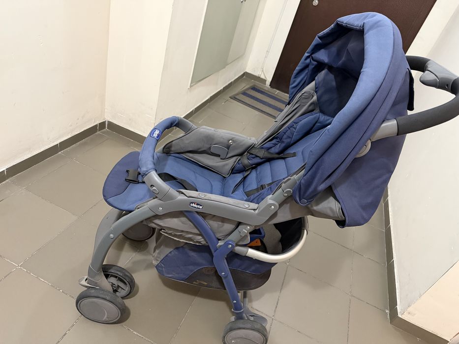 Детская прогулочная коляска