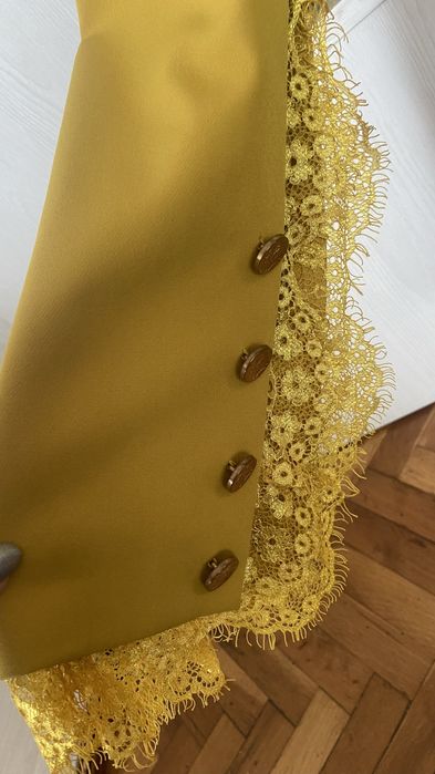 Сако в цвят горчица