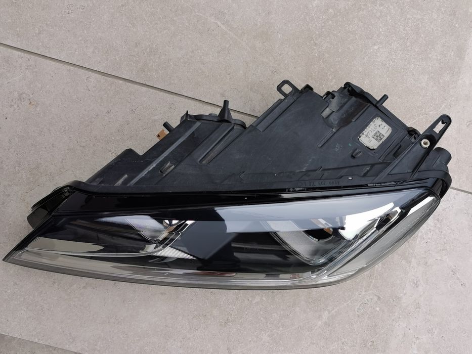 Far Volkswagen Touareg 2015-2018