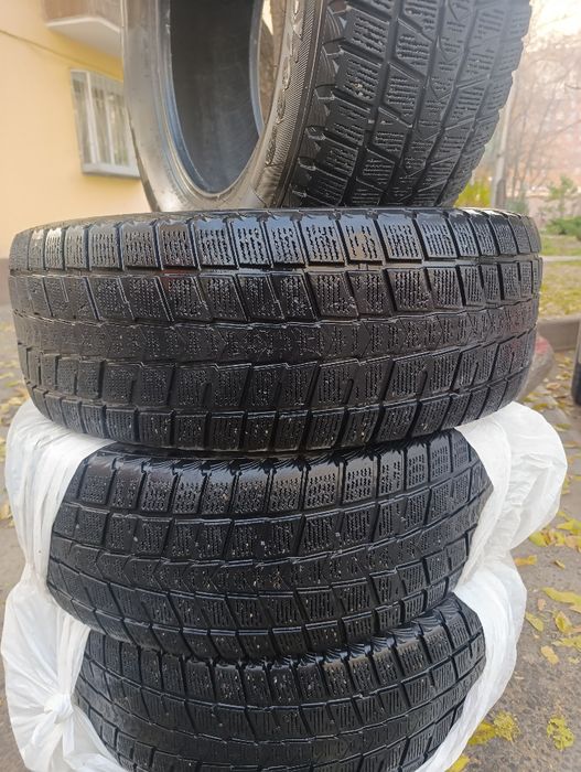 Продам зимнюю резину 265 65 R17