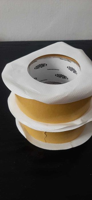 Banda adezivă Tyvek Dupont 50 mm x 25M rola