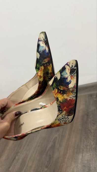 Pantofi stiletto