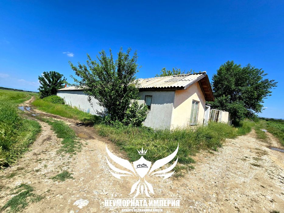 Продавам земя/имот УПИ 33103кв.м. преди град Куклен на вътрешна линия от асфалтовия път