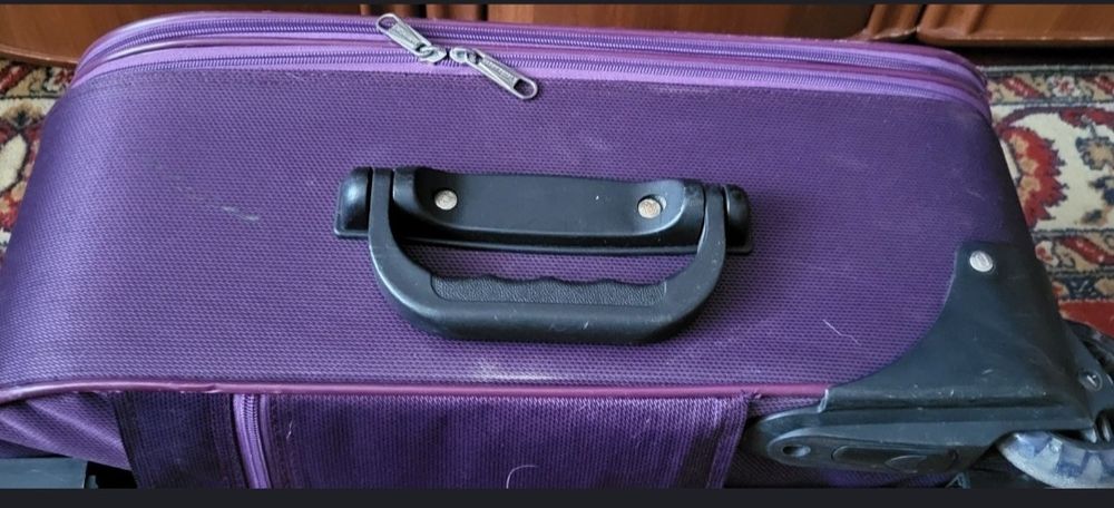 Чемодан 3000 тенге