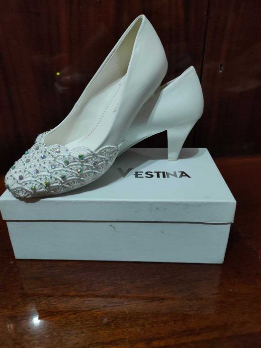 Туфли женские белые. Продаю