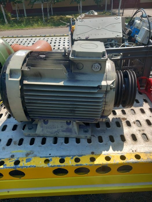 Vând motoare trifazate de 30 și 36.de kw