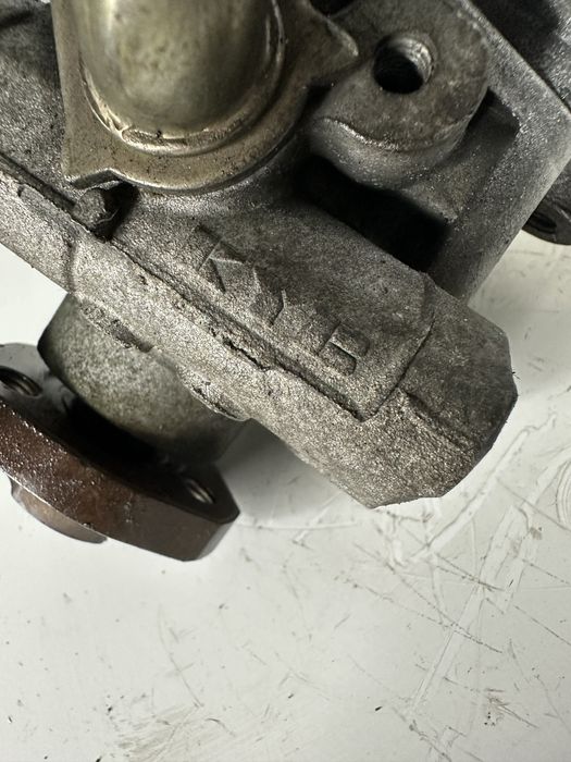 Насос гидроусилителя руля (ГУР) Volkswagen