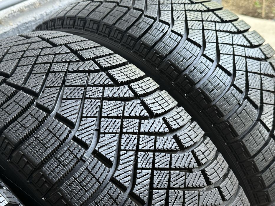 Pirelli Ice Zero FR 235/55 R19