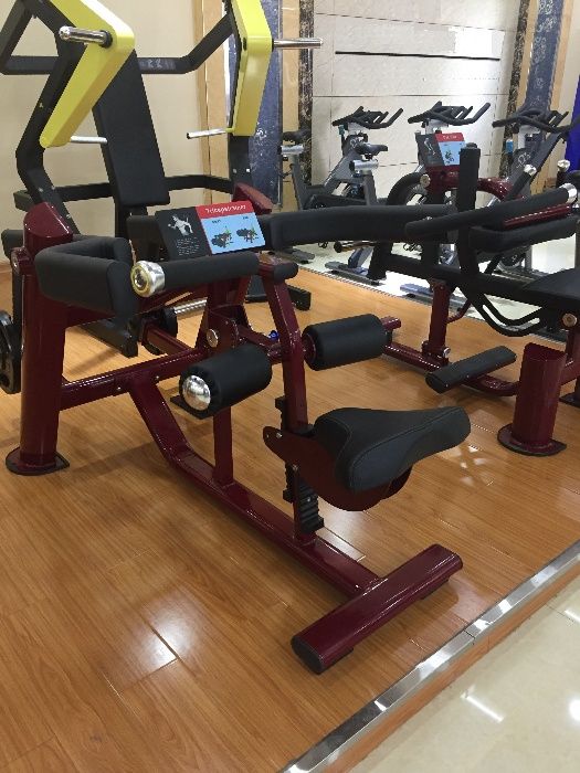 Фитнес уред Tech Pro Premium Series Plate Loaded Seated Dip - НОВ