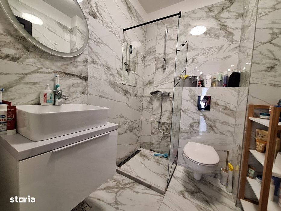 Apartament cu 2 camere, 55 mp, balcon, zona Eroilor
