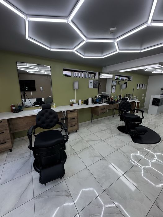 Post frizer /barber disponibil - Bartolomeu