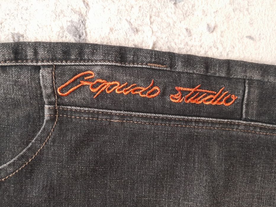 Продам новую джинсы