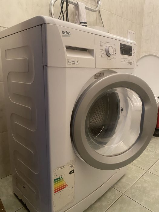 Продам б/у стиральную машину очень дешево