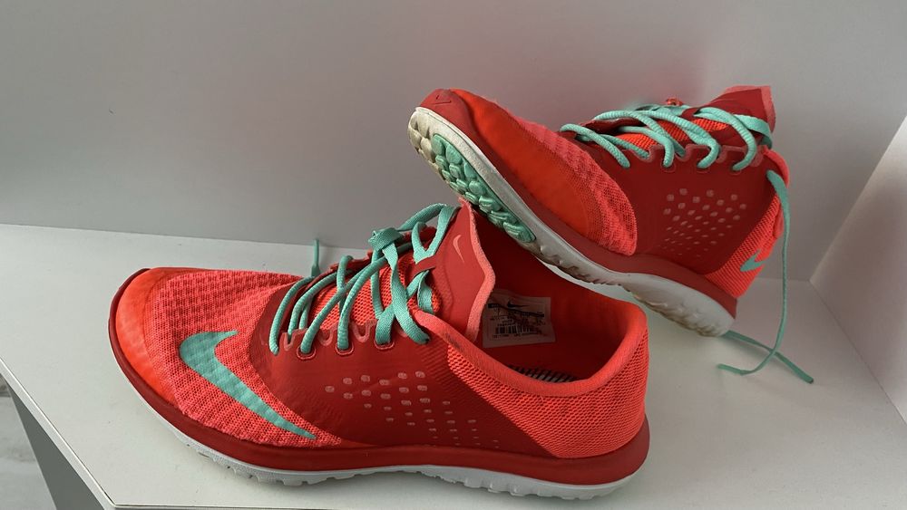 Дамски маратонки 38н