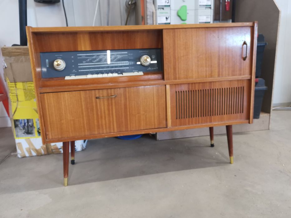 Ретро радио лира 10