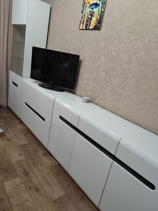 Продаю,срочно стеночку