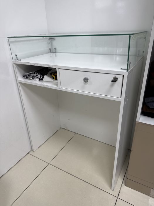 Ресепшен,Кронштейн