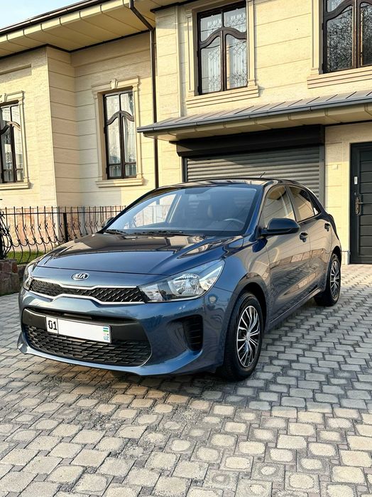 Продается Kia Rio 2018г (78,329 пробег) Цвет Синий Дымчатый